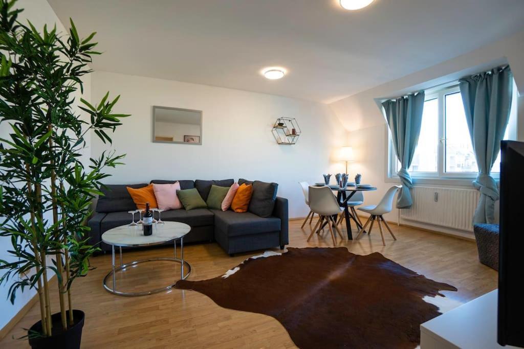 Stylish 2 Floor Penthouse • 15 Min To City Center Viena Exterior foto