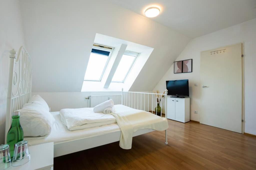 Stylish 2 Floor Penthouse • 15 Min To City Center Viena Exterior foto