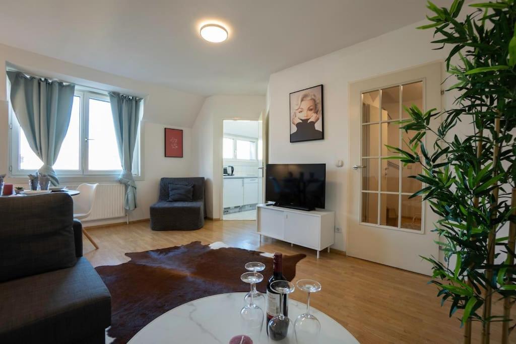 Stylish 2 Floor Penthouse • 15 Min To City Center Viena Exterior foto
